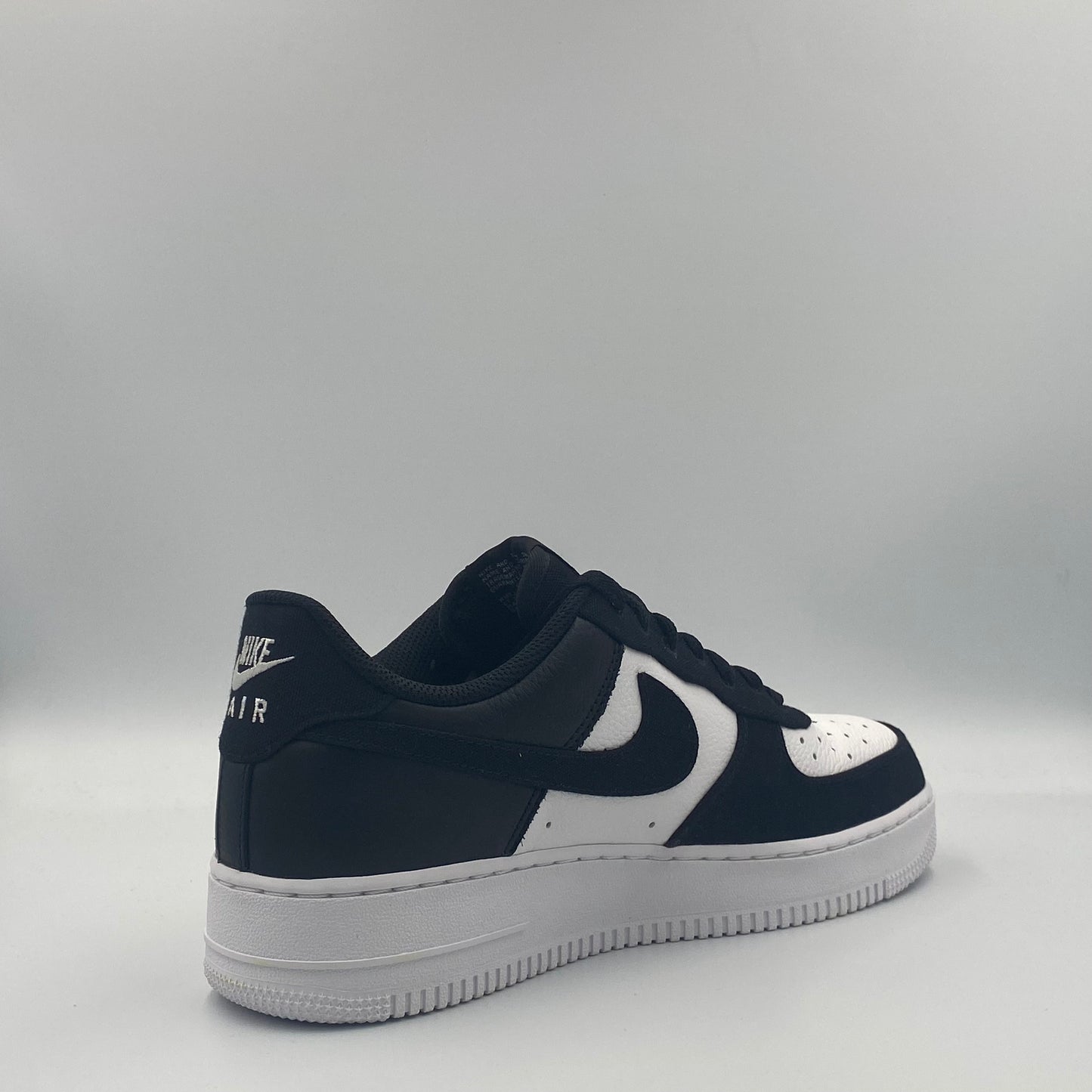 Nike Air Force 1 Low ESS ID - fehér/fekete - 42.5