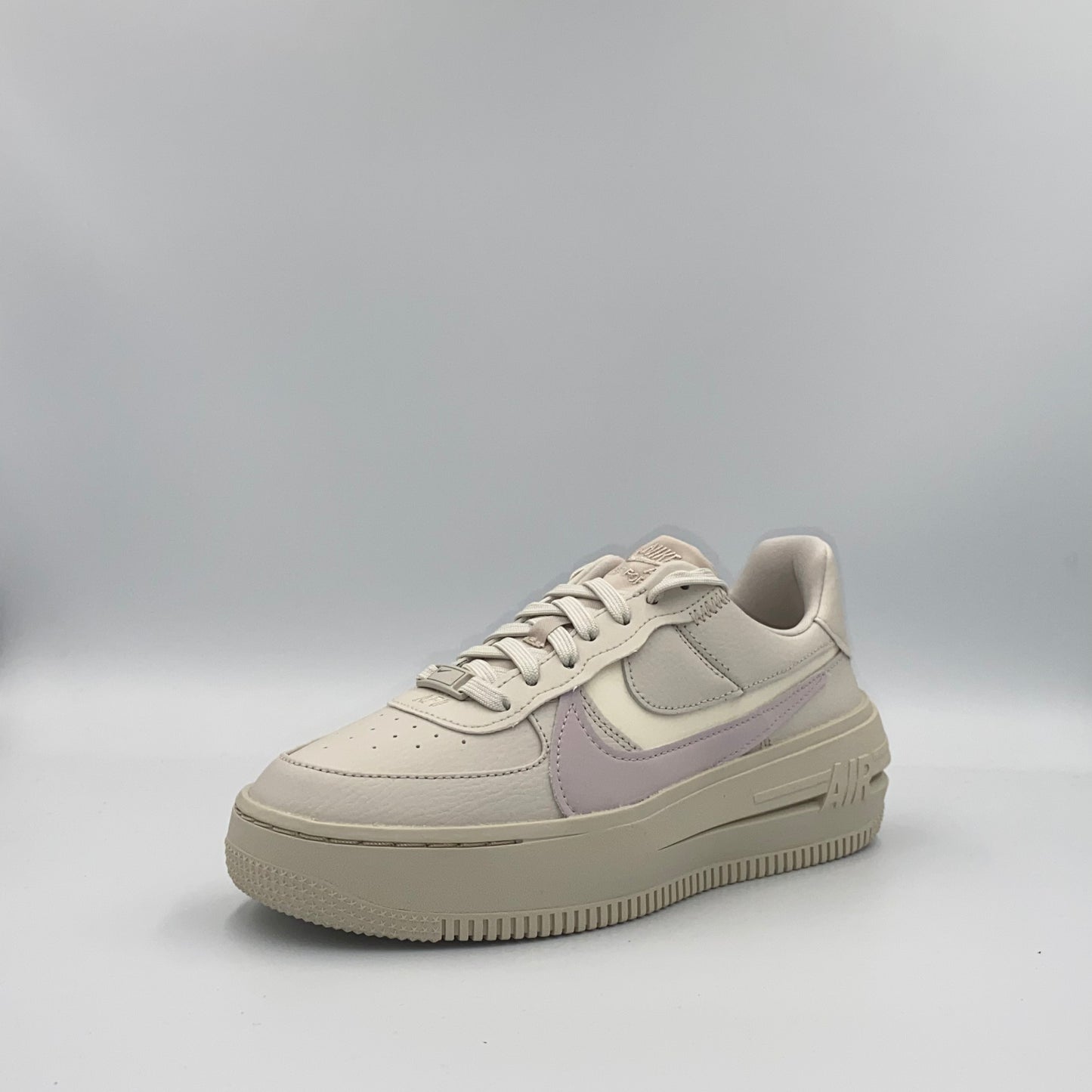 Nike Air Force 1 PLT.AF.ORM - bézs/lila - 37.5