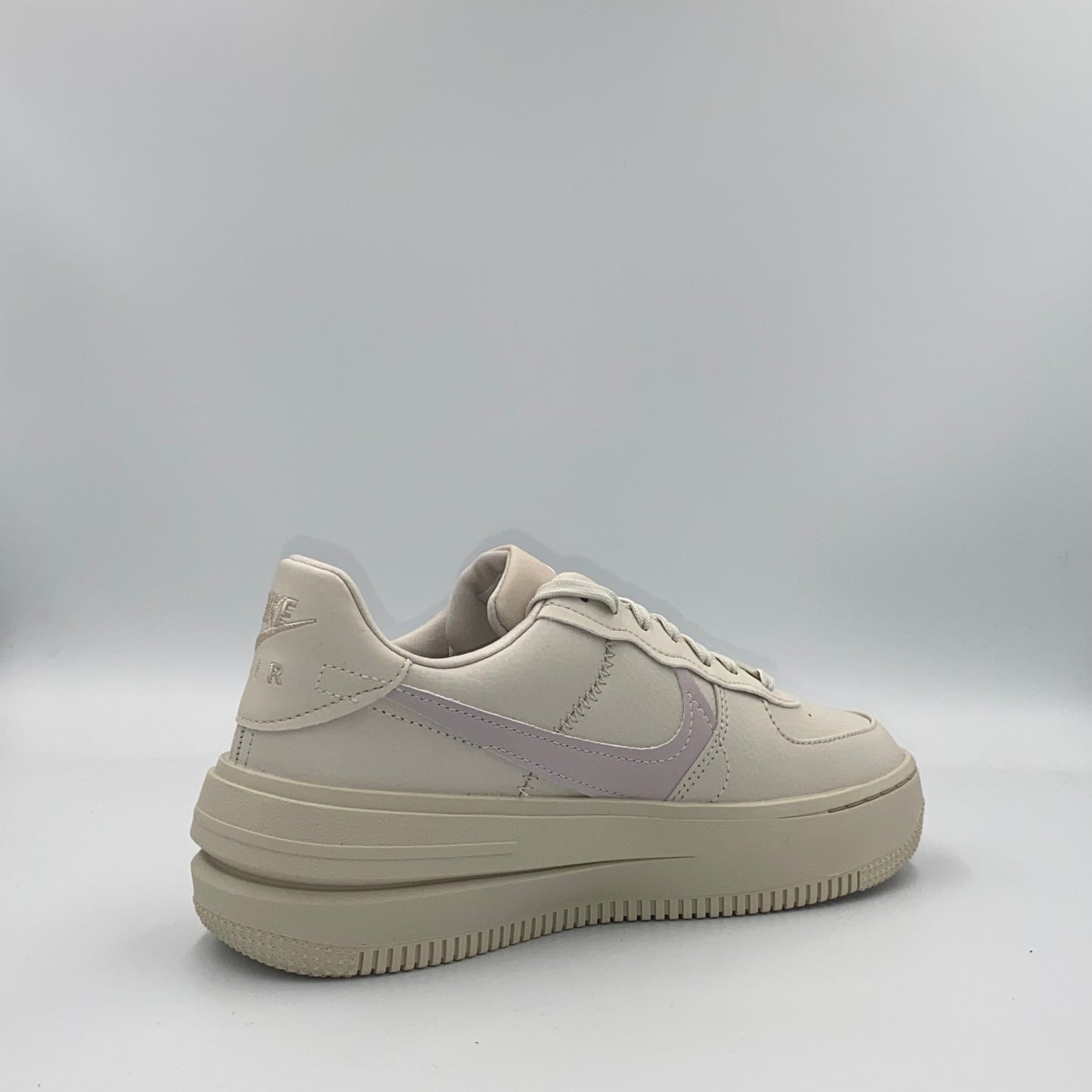 Nike Air Force 1 PLT.AF.ORM - bézs/lila - 37.5