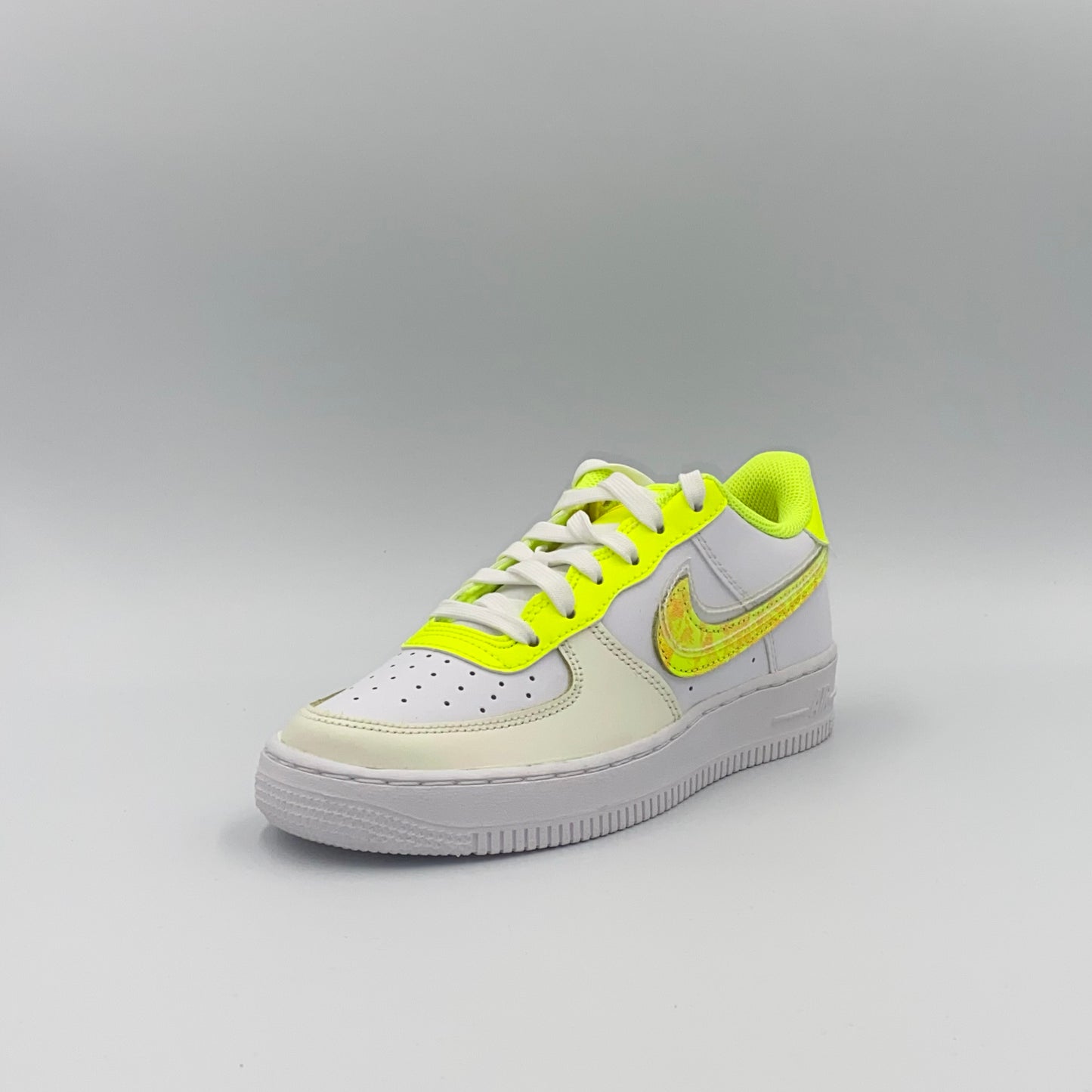 Nike Air Force 1 LV8 (GS) - White/Volt - 36