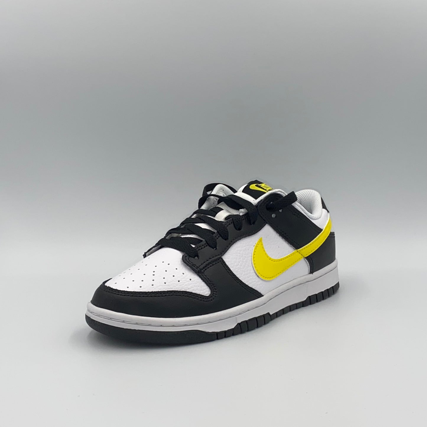 Nike Dunk Low - fekete/sárga