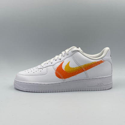 Nike Air Force 1 '07 Spray Paint Swoosh - fehér