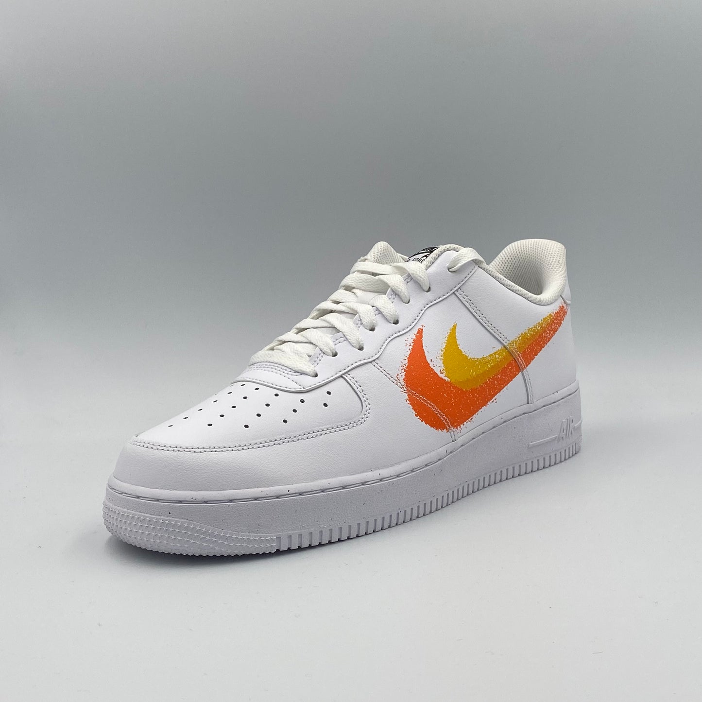 Nike Air Force 1 '07 Spray Paint Swoosh - fehér