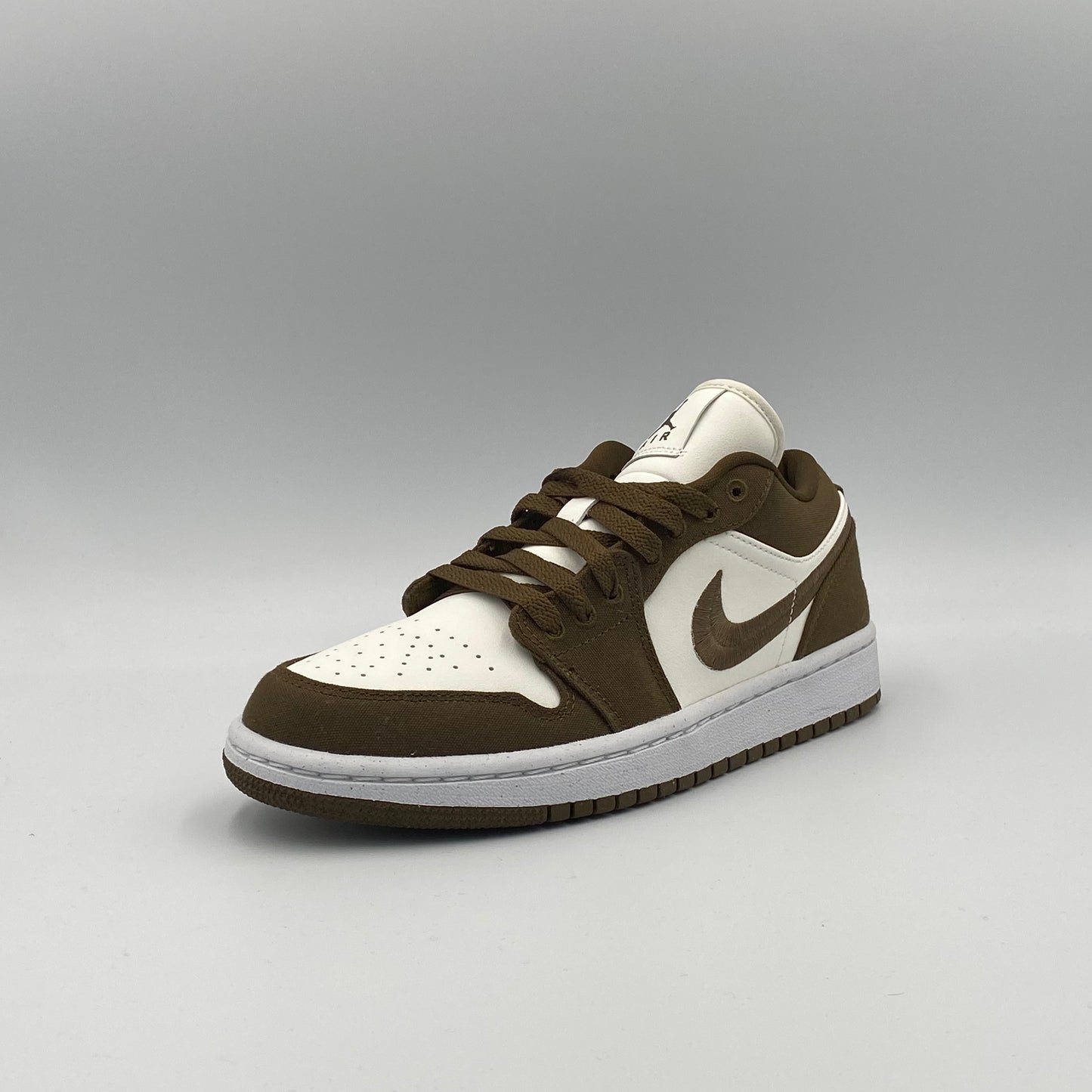 Air Jordan 1 Low SE - Light Olive