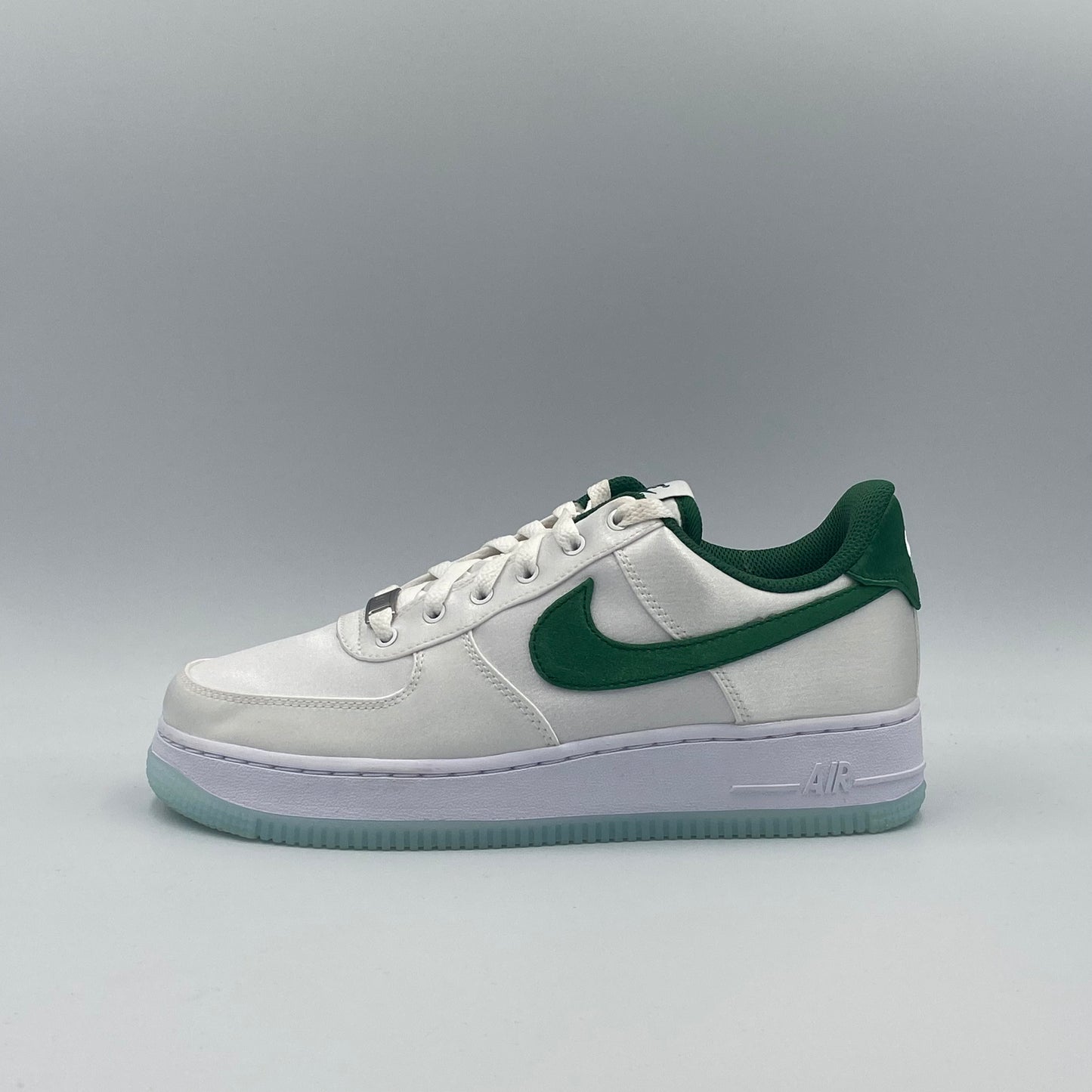 Nike Air Force 1 '07 ESS Sneaker - fehér/zöld - 38.5