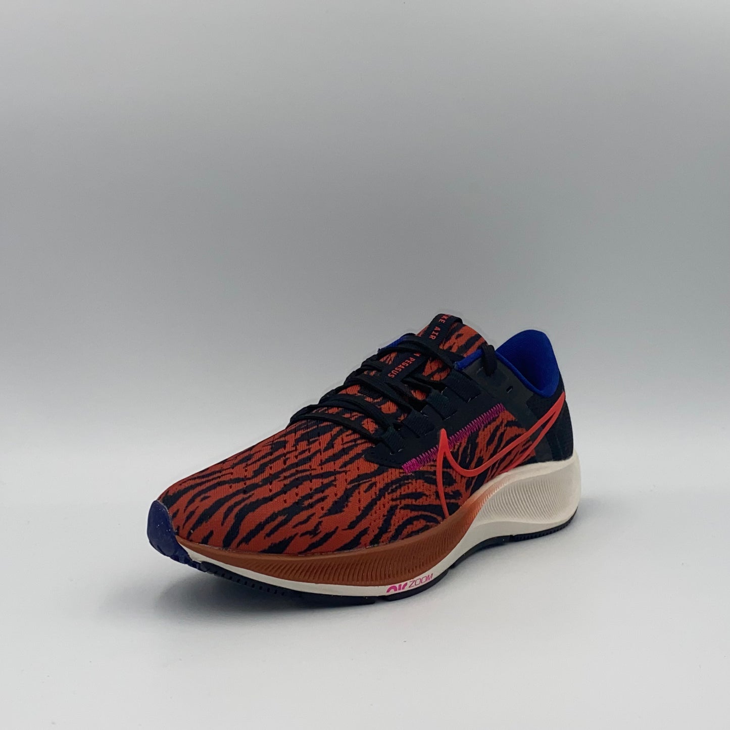 Nike Air Zoom Pegasus 38 W - barna - 40