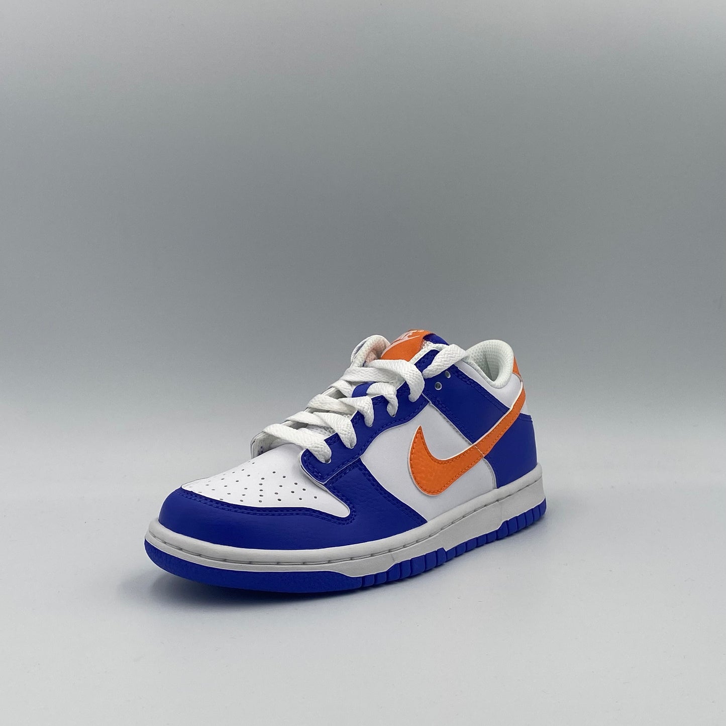 Nike Dunk Low (GS) - Knicks - 37.5 38.5