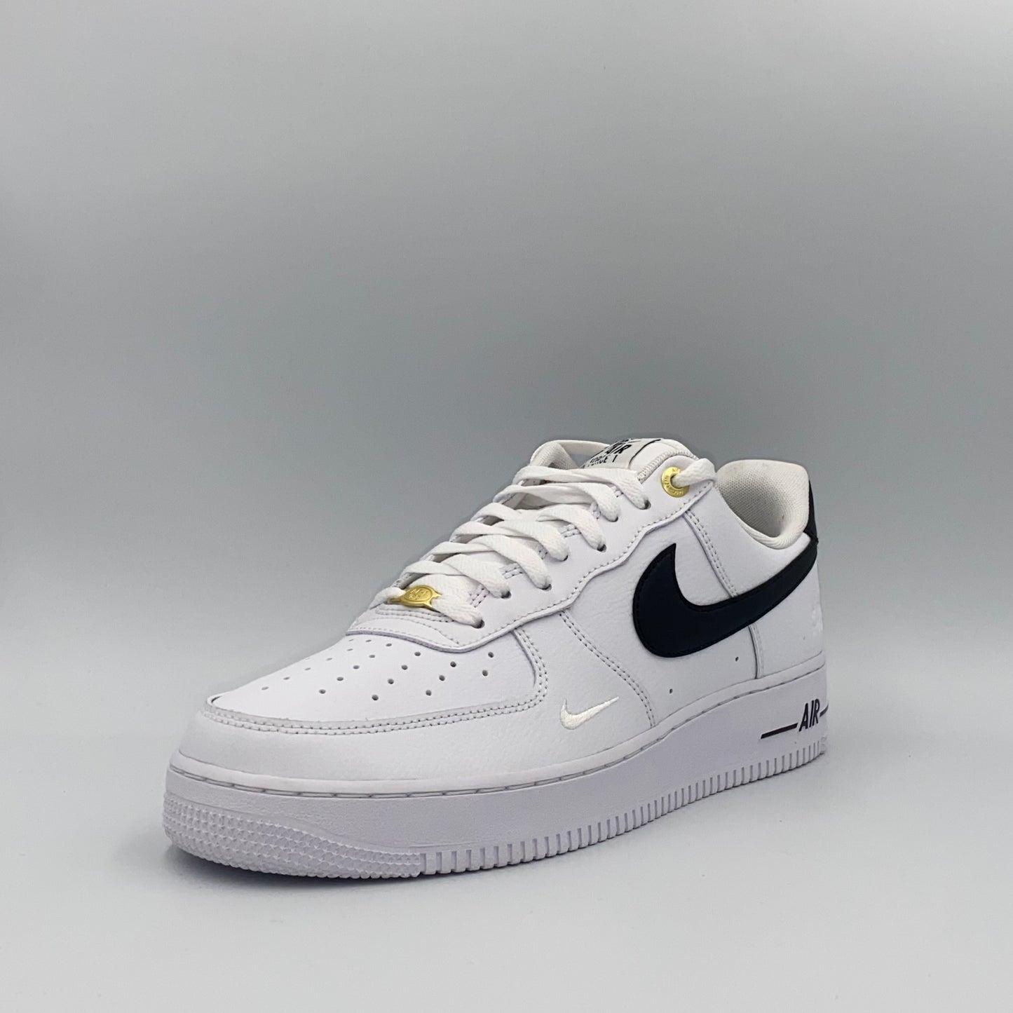 Nike Air Force 1 '07 LV8 - fehér/fekete - 45.5