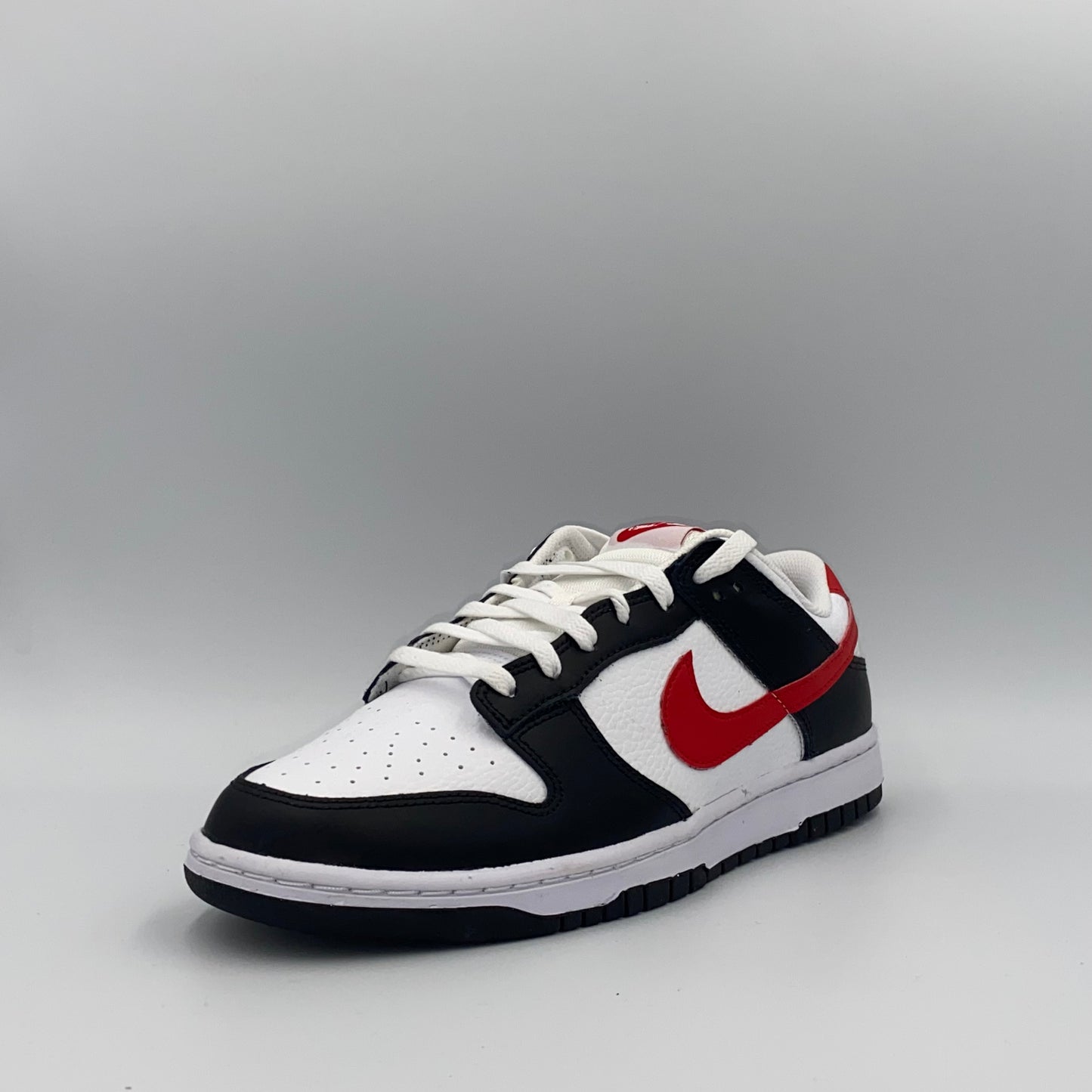 Nike Dunk Low Retro - Red Swoosh Panda - 44.5