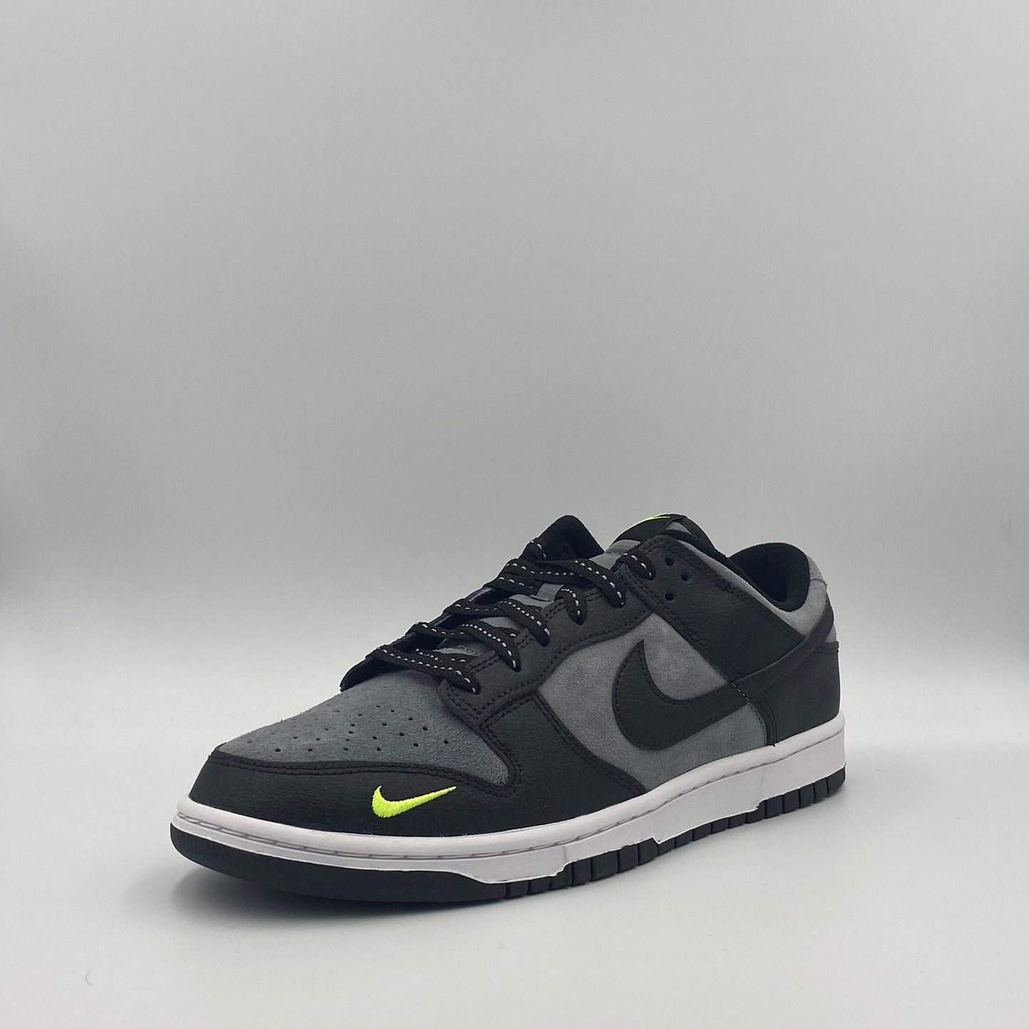 Nike Dunk Low - Black/Volt Reflective - 45.5