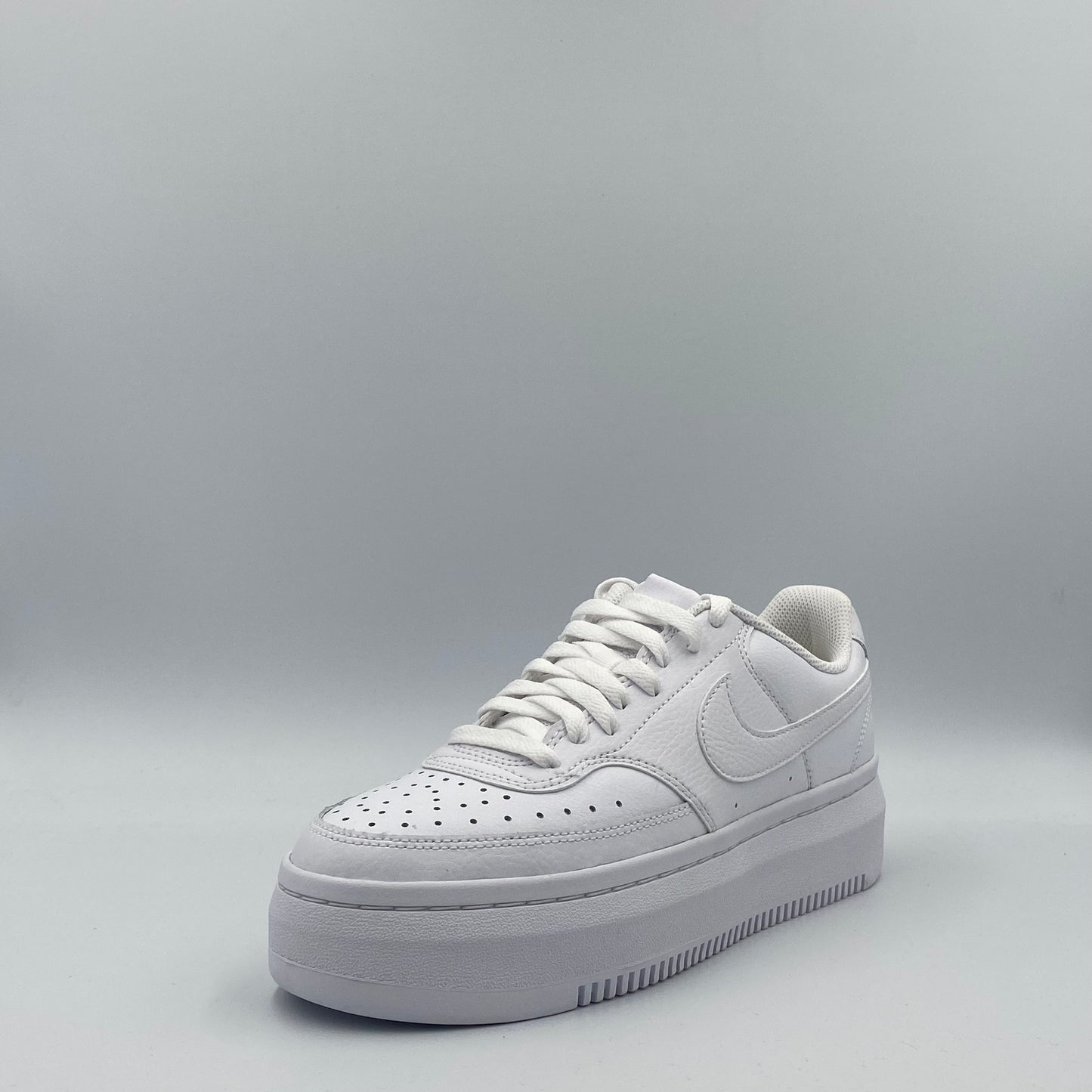 Nike Court Vision ALTA LTR -  fehér - 40.5