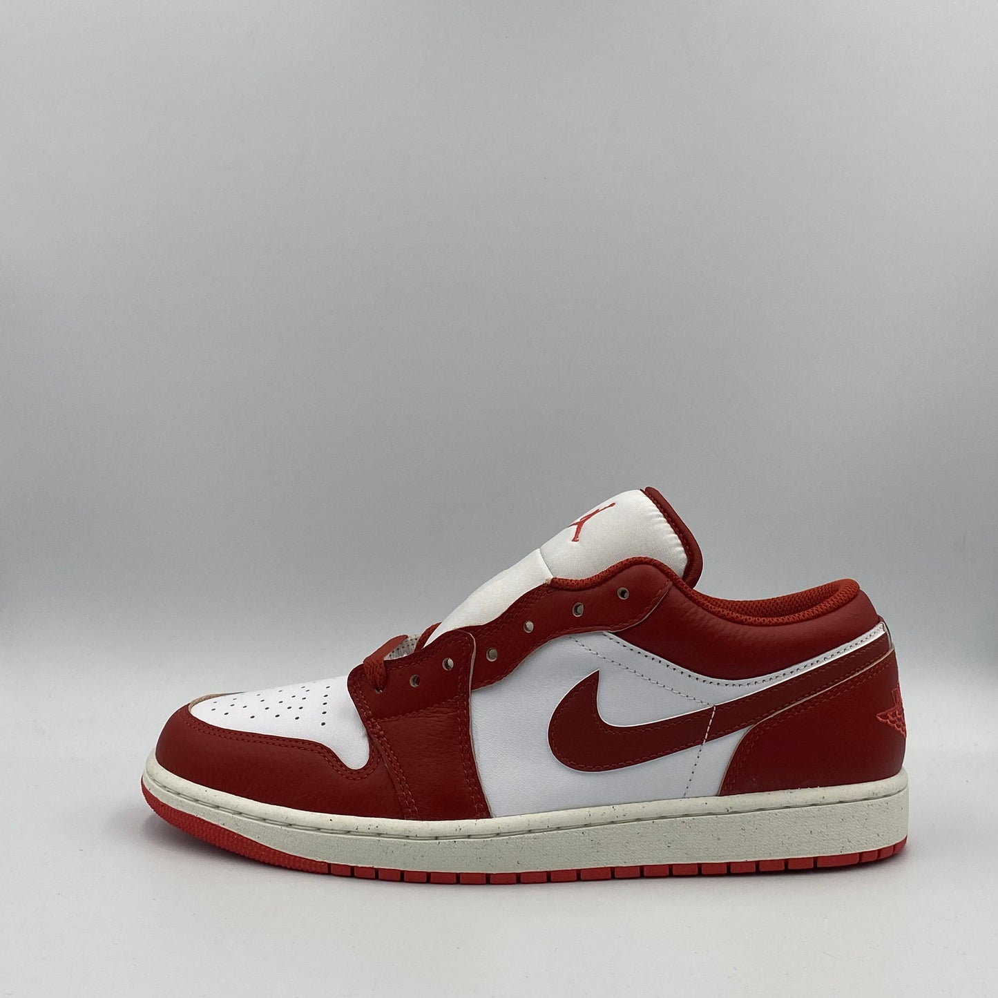 Air Jordan 1 Low SE - Dune Red - 44.5